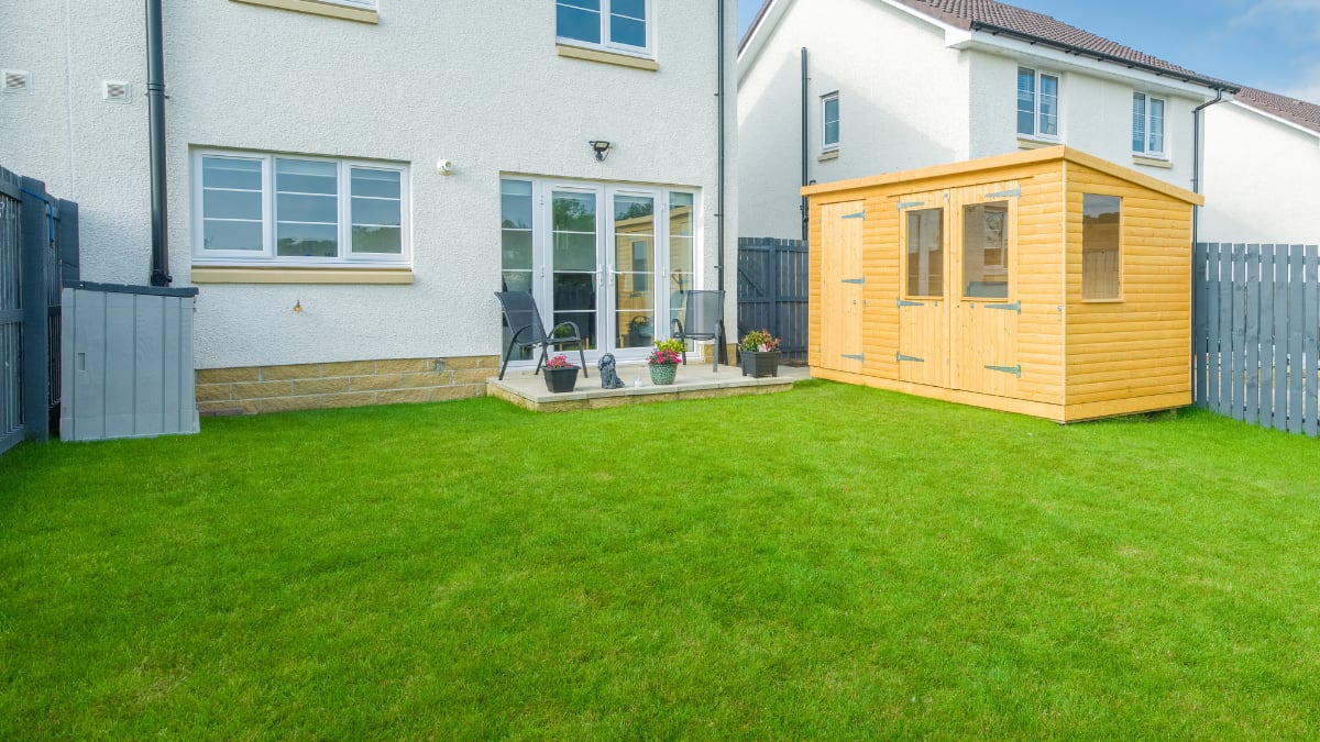 el-limpiador-de-cesped-artificial-mas-vendido-en-amazon:-elimina-manchas,-residuos-y-malos-olores