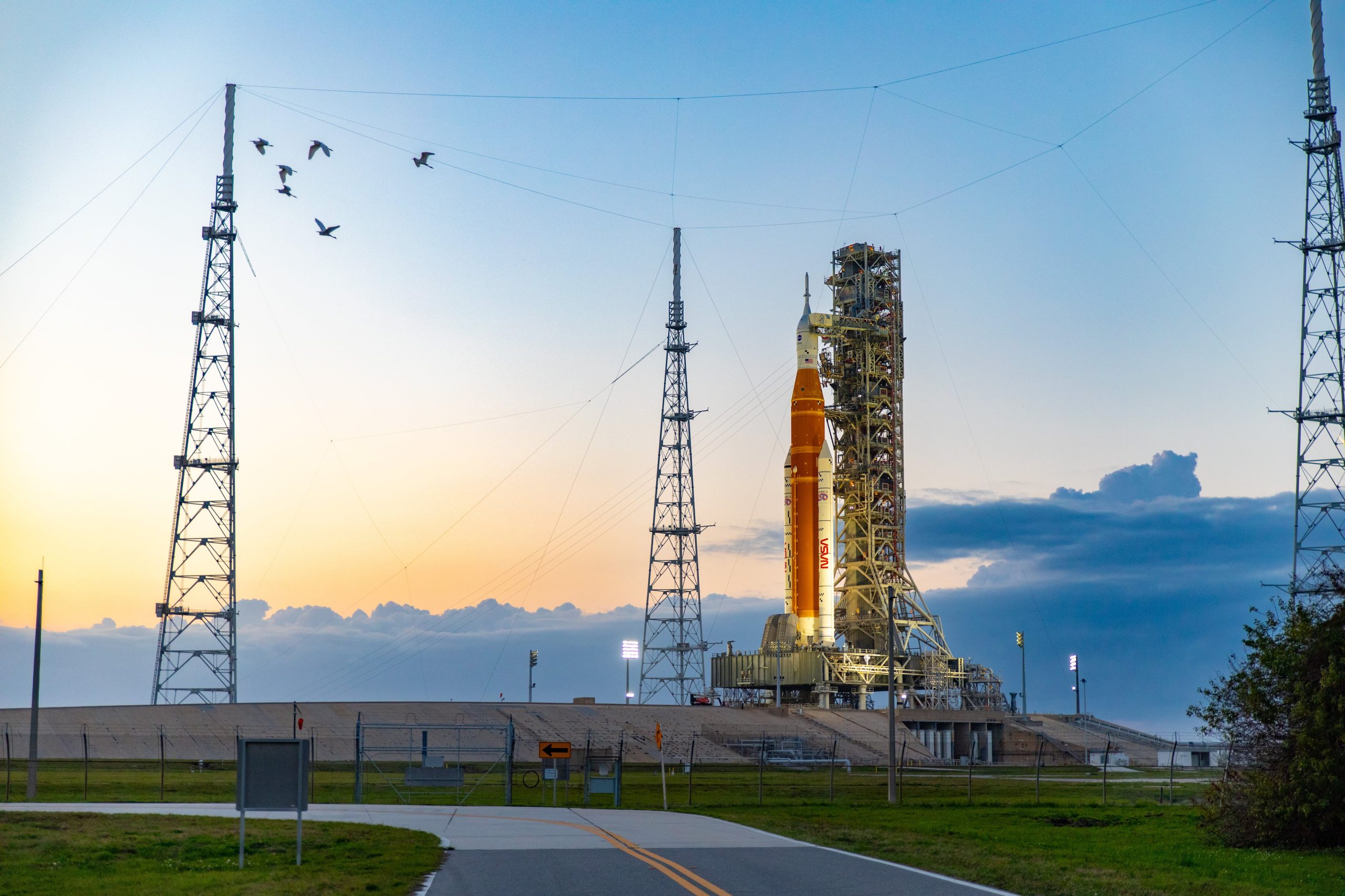 arranca-la-cuenta-atras-para-lanzar-la-primera-mision-a-la-luna-en-medio-siglo