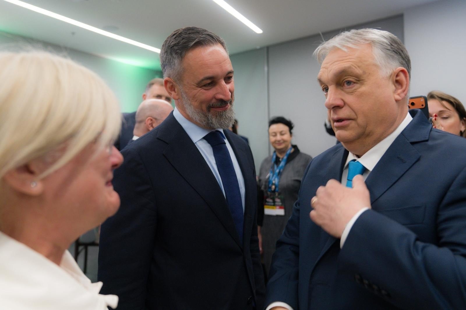 abascal-y-la-ultraderecha-mundial-arropan-a-orban-en-budapest-ante-sus-elecciones-mas-dificiles