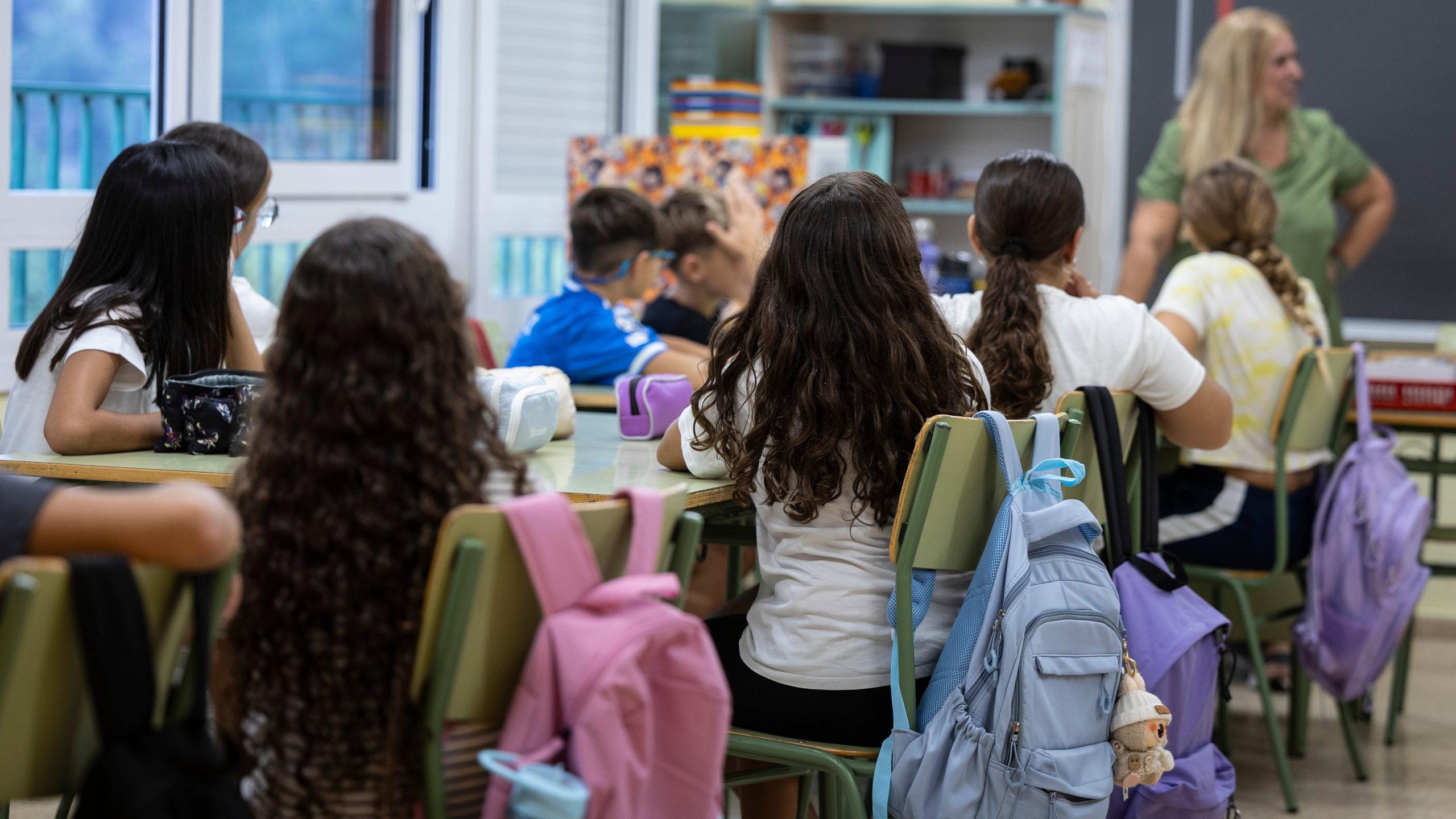 aragon-volvera-al-papel-tras-limitar-su-gobierno-el-uso-digital-en-el-aula