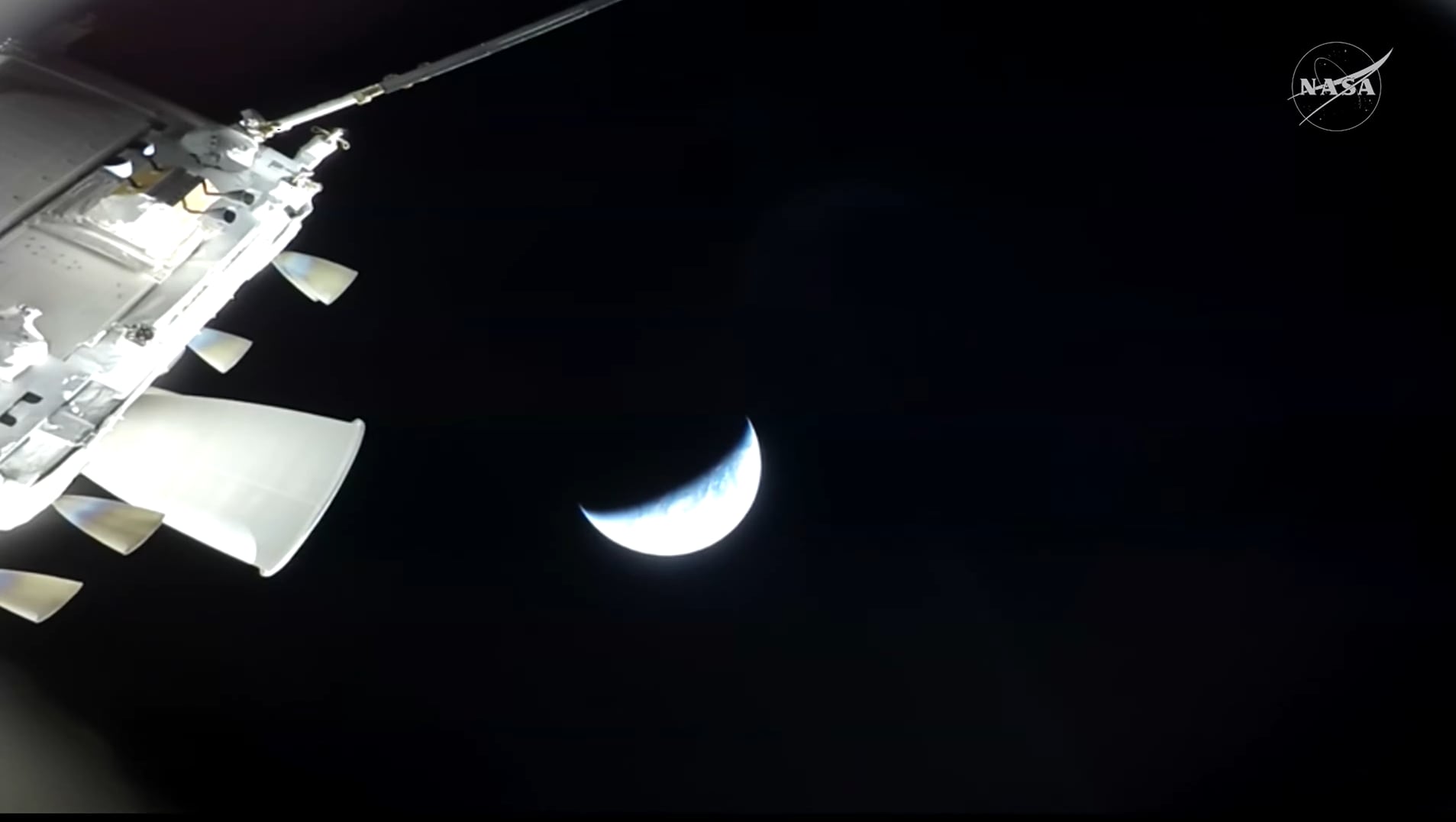 ultima-hora-del-regreso-de-artemis-2,-en-directo-|-la-nave-orion-completa-la-ultima-maniobra-antes-de-iniciar-la-reentrada