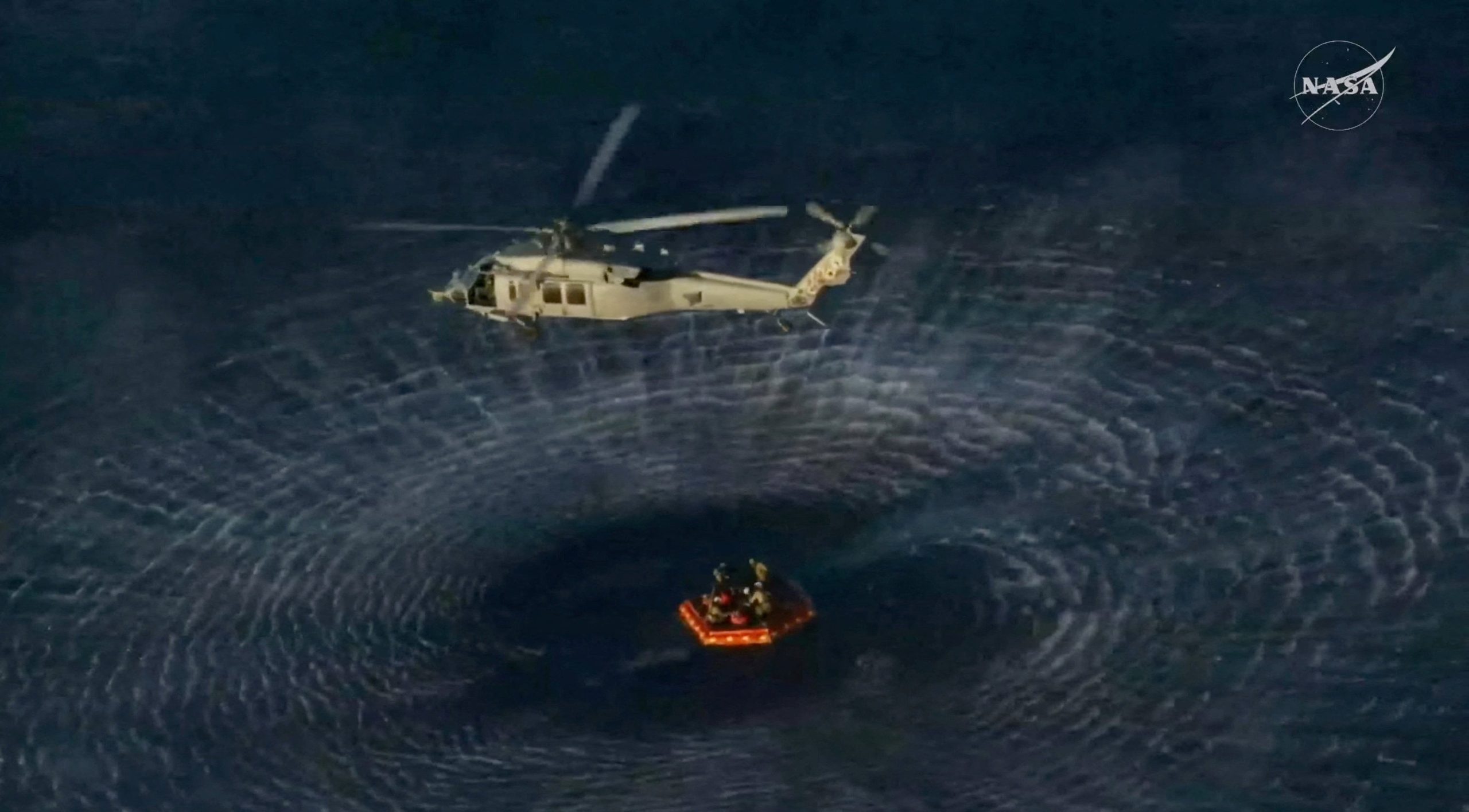 video-|-asi-ha-sido-el-regreso-de-los-astronautas-de-artemis-2-a-la-tierra
