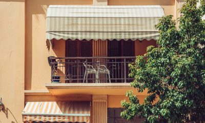 como-asegurar-la-alfombra-del-balcon-en-primavera-para-que-no-se-vuele-con-el-viento