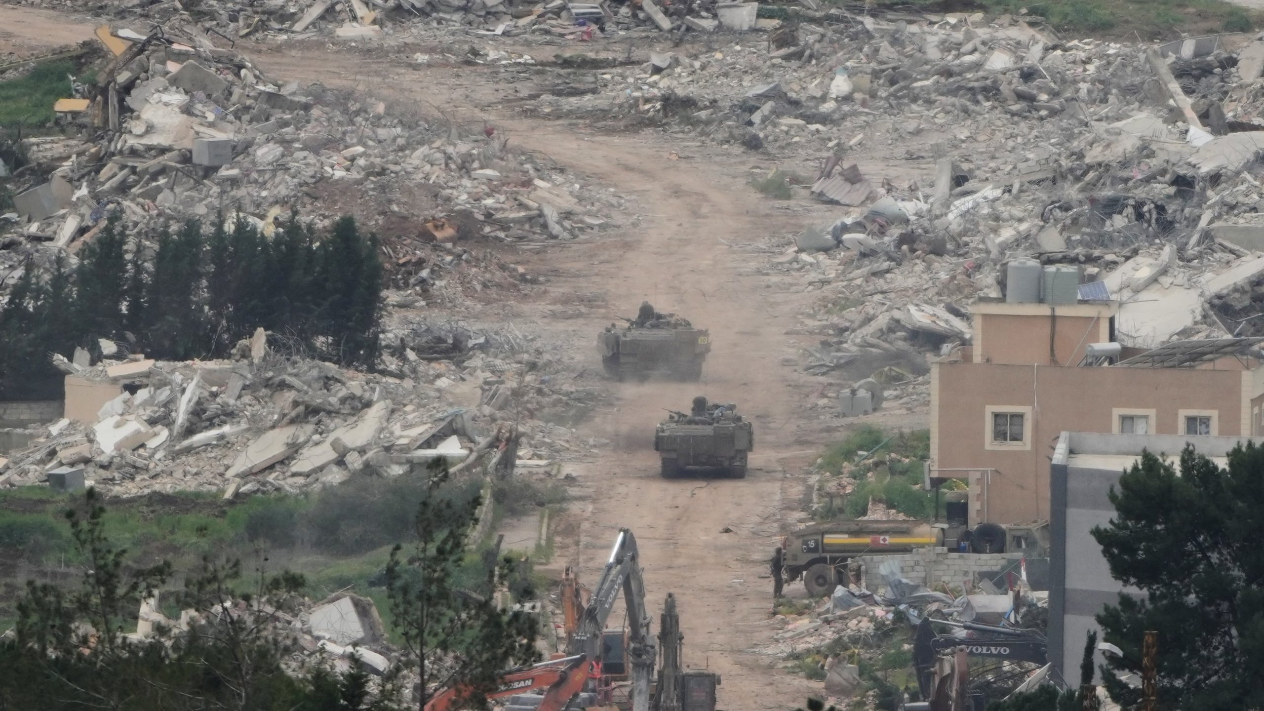 ultima-hora-de-la-guerra-de-estados-unidos-e-israel-contra-iran,-en-directo-|-iran-amenaza-con-impedir-el-comercio-en-el-golfo,-el-mar-de-oman-y-el-mar-rojo-si-ee-uu-mantiene-el-bloqueo-de-ormuz