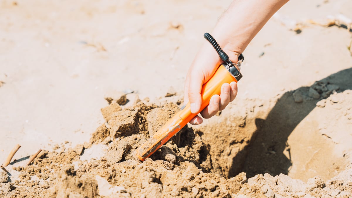 localiza-objetos-valiosos-con-el-detector-de-metales-de-mano-de-alta-sensibilidad-mas-deseado-en-amazon