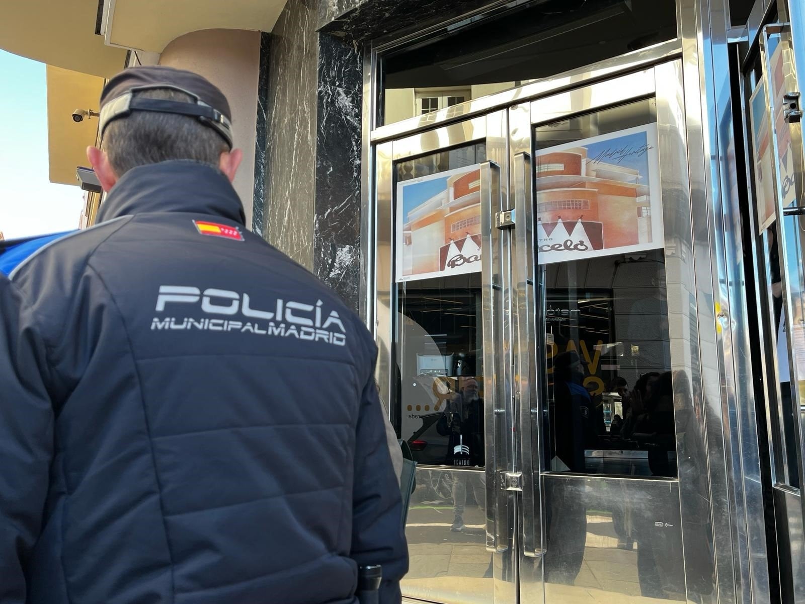 una-pistola-de-aire-y-una-mochila-forrada-con-aluminio-para-burlar-los-detectores:-detenido-el-atracador-de-unos-grandes-almacenes-en-madrid