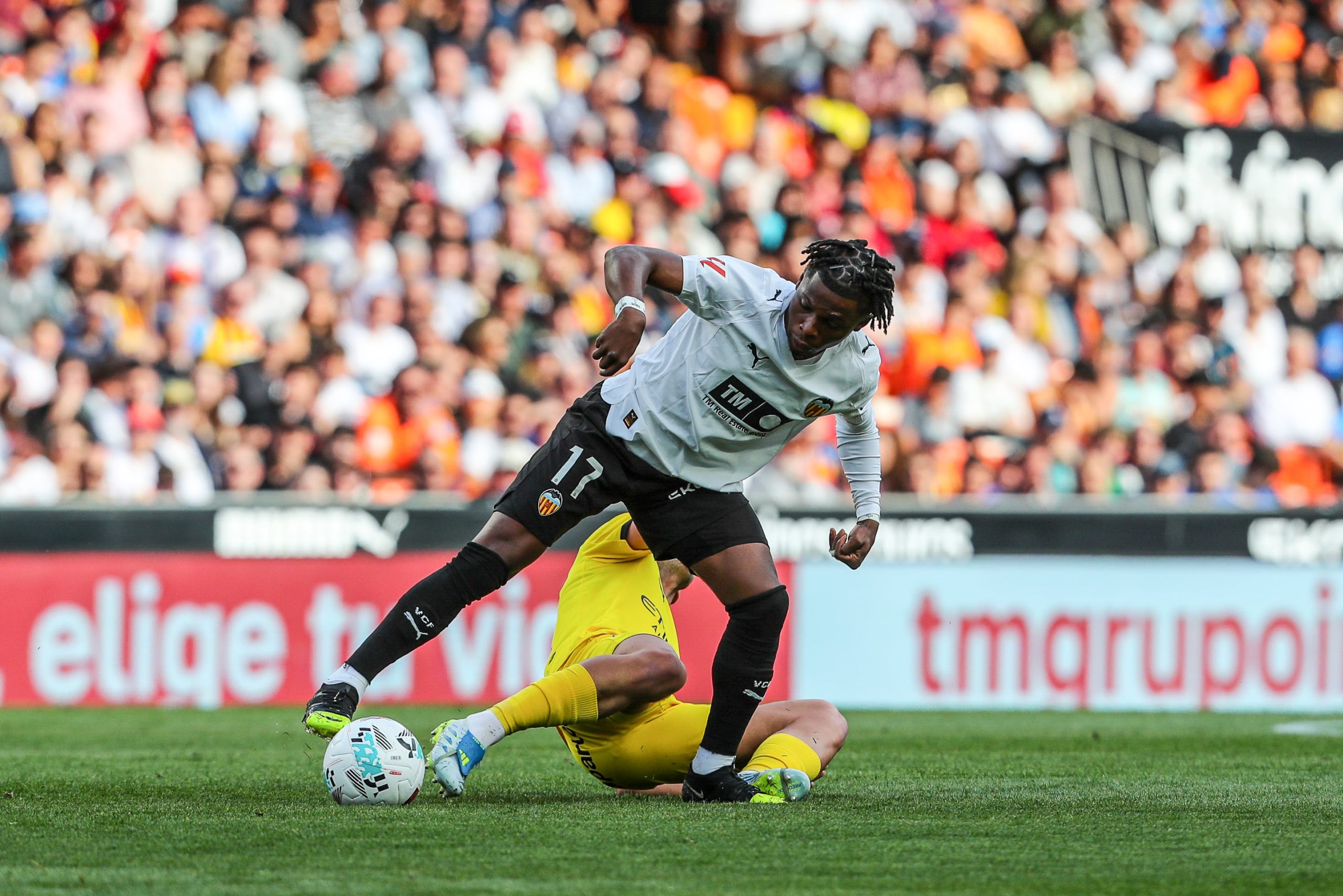 el-valencia-da-un-salto-hacia-la-salvacion-y-deja-atras-al-girona