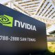 nvidia-vuelve-a-romper-su-techo:-bate-su-maximo-historico-en-bolsa-y-se-refuerza-como-empresa-mas-valiosa-del-mundo