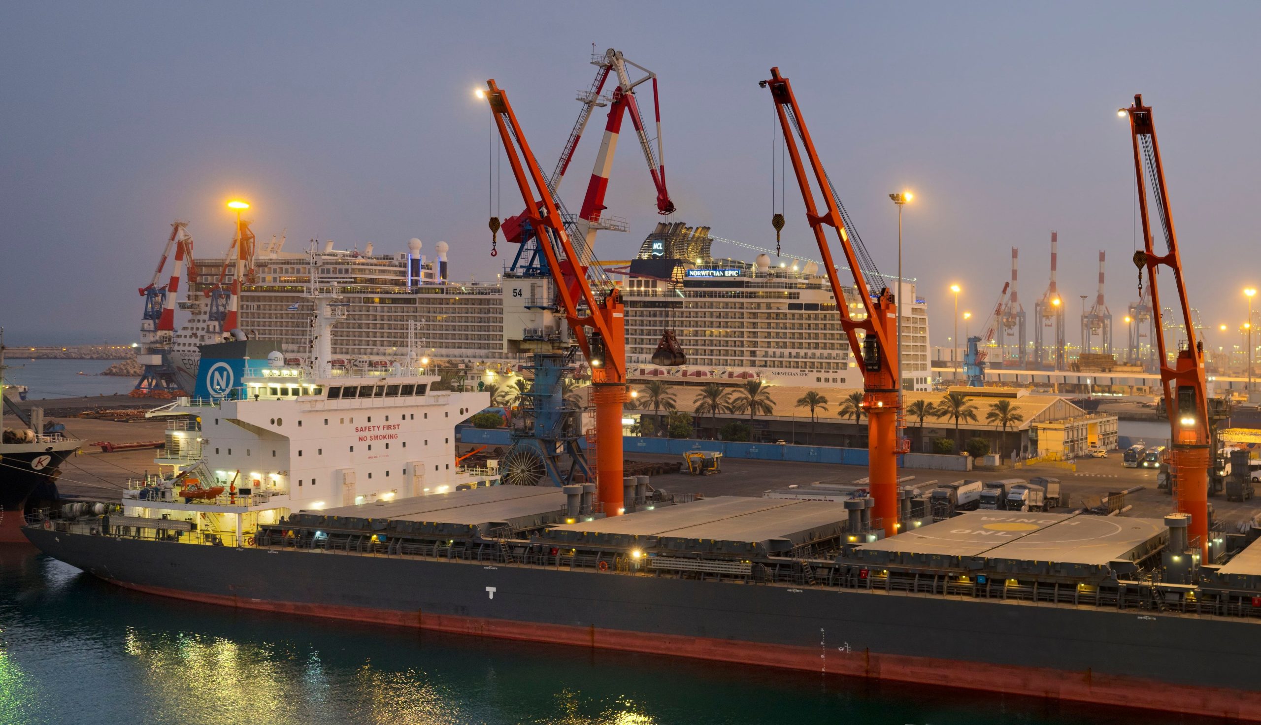 the-phantom-fleet-fueling-israel’s-wars