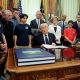 trump-pone-en-pausa-la-mision-para-guiar-a-buques-mercantes-en-ormuz