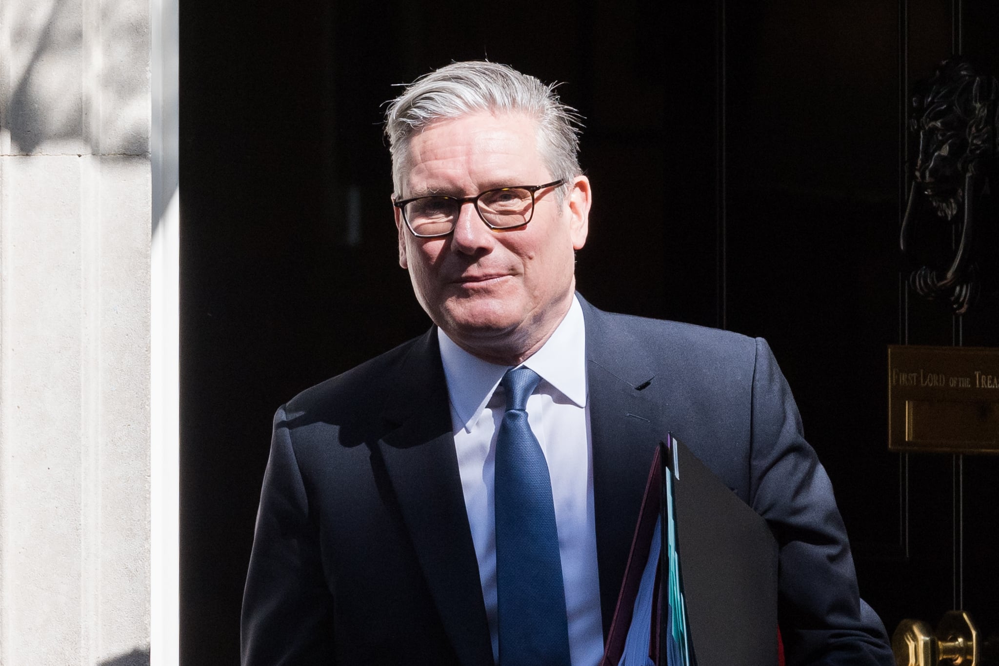 starmer-se-resiste-a-dimitir-pese-a-las-presiones-de-decenas-de-diputados-y-ministros