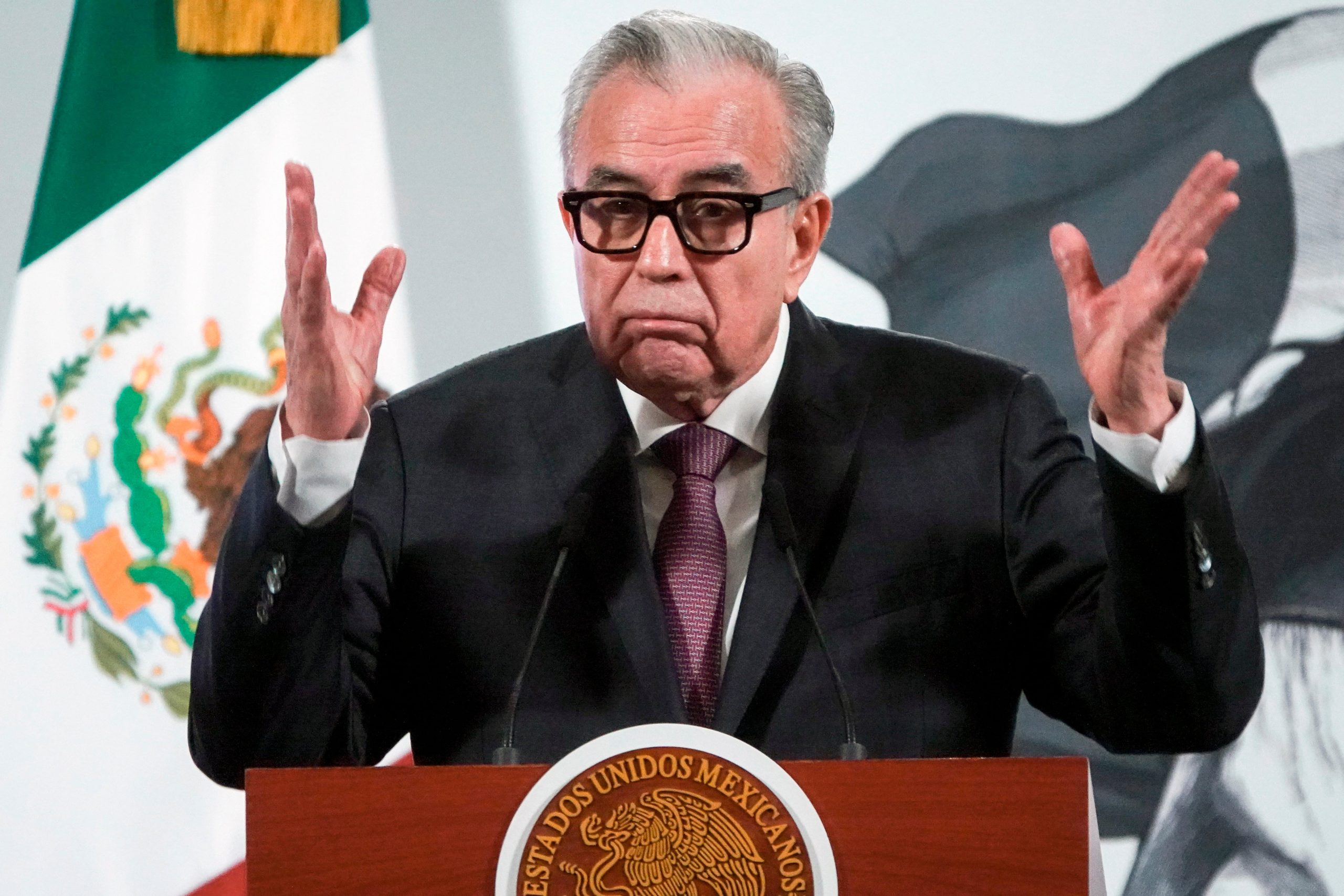 sinaloa-governor,-subject-of-us-investigation,-stands-alone-under-allegations-of-cartel-ties