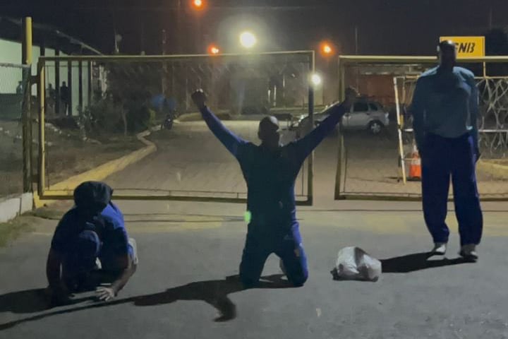 los-23-anos-entre-rejas-de-tres-policias:-fin-a-la-reclusion-de-los-presos-politicos-mas-antiguos-de-venezuela