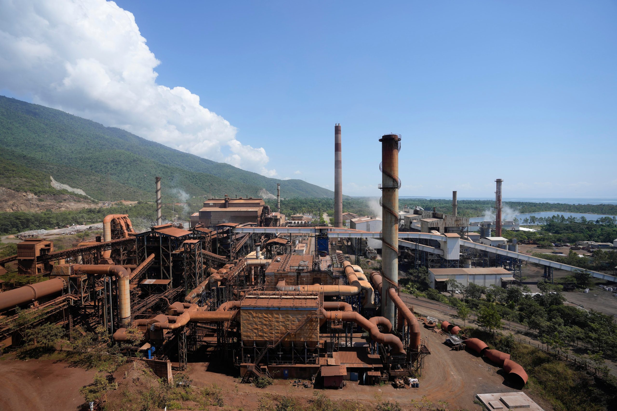 mining-giant-fenix,-accused-of-the-destruction-of-maya-lands,-resumes-operations-in-guatemala