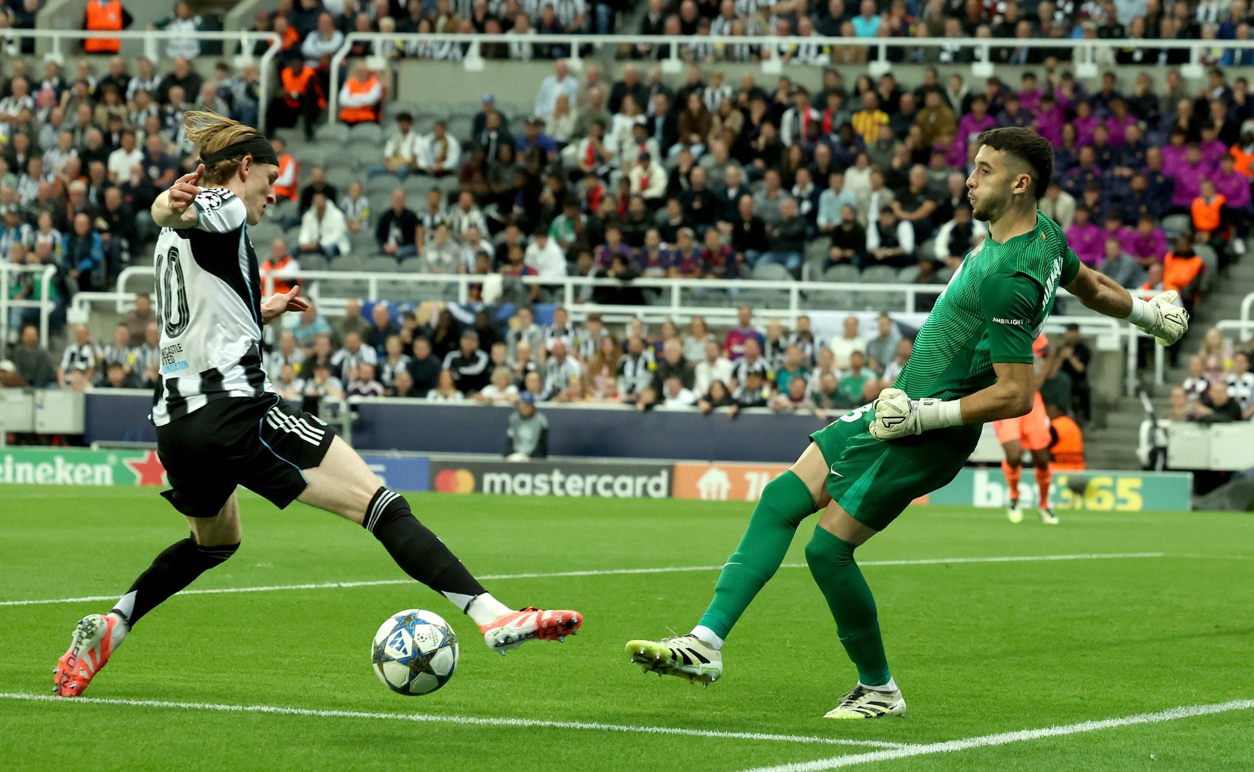 el-barcelona-cierra-el-fichaje-de-gordon-por-70-millones