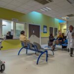 spain’s-health-system-shows-striking-divide-as-migrants-rely-less-on-doctors-but-more-on-emergency-care