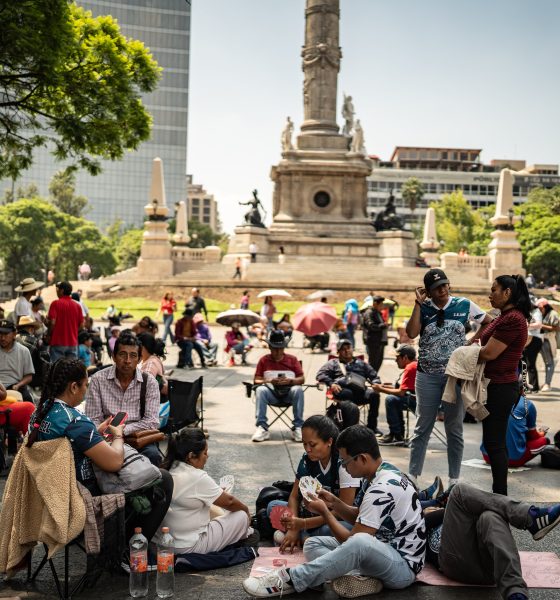mexican-teachers-expand-protest-camp-and-threaten-to-shut-down-the-capital