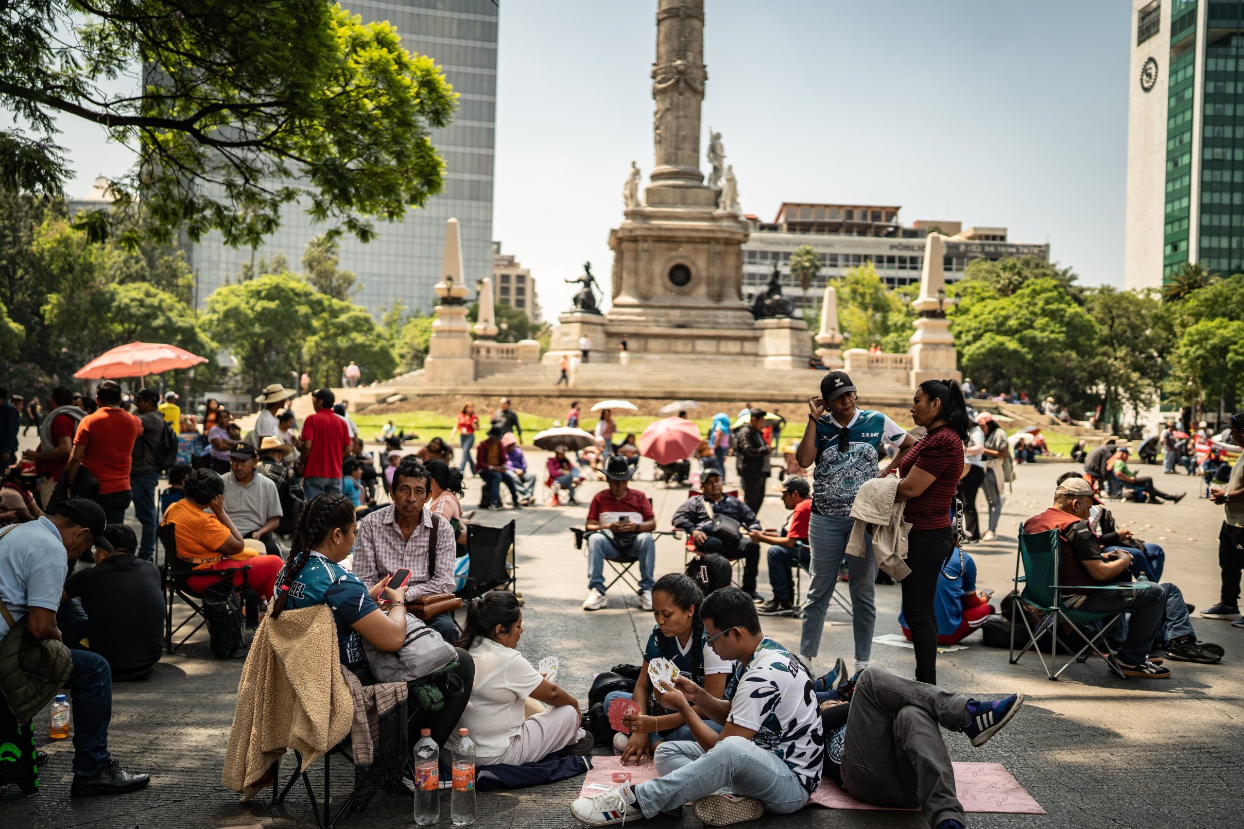 mexican-teachers-expand-protest-camp-and-threaten-to-shut-down-the-capital