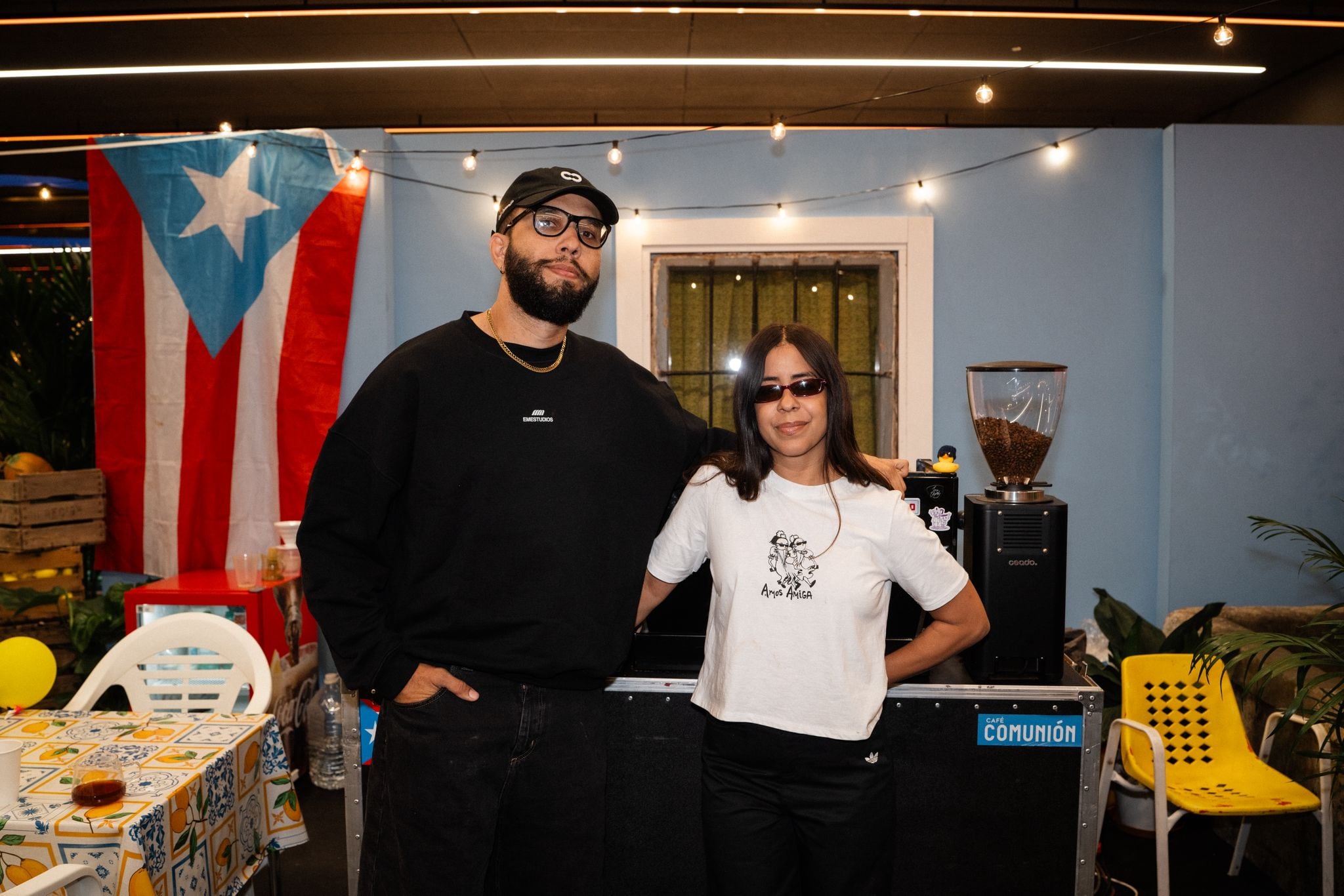 the-couple-traveling-with-bad-bunny-to-make-coffee-for-the-singer-and-his-entire-team