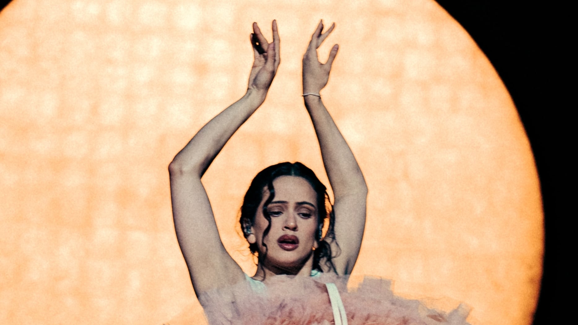 rosalia-cancela-sus-conciertos-en-florida-por-una-emergencia-familiar