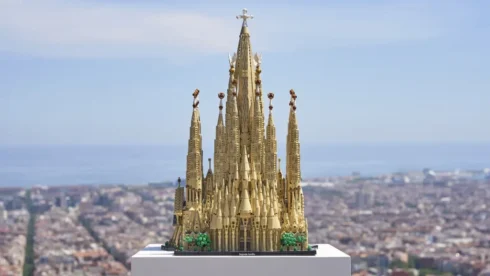 barcelona’s-iconic-sagrada-familia-celebrated-with-lego’s-biggest-ever-set-–-including-12,000-pieces-and-hefty-e750-price-tag
