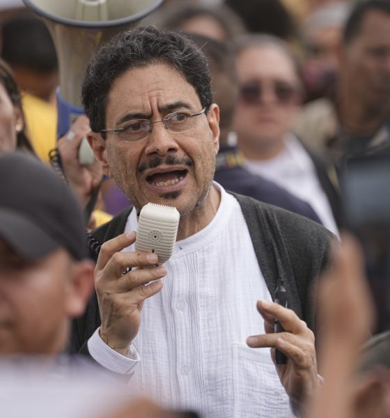 ivan-cepeda-enters-final-stretch-of-presidential-campaign-with-no-money-and-petro-on-his-heels