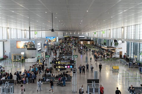 british-and-american-tourists-heading-to-spain-must-be-able-to-prove-they-have-at-least-e1,099-or-face-being-turned-away-under-tough-new-entry-requirements