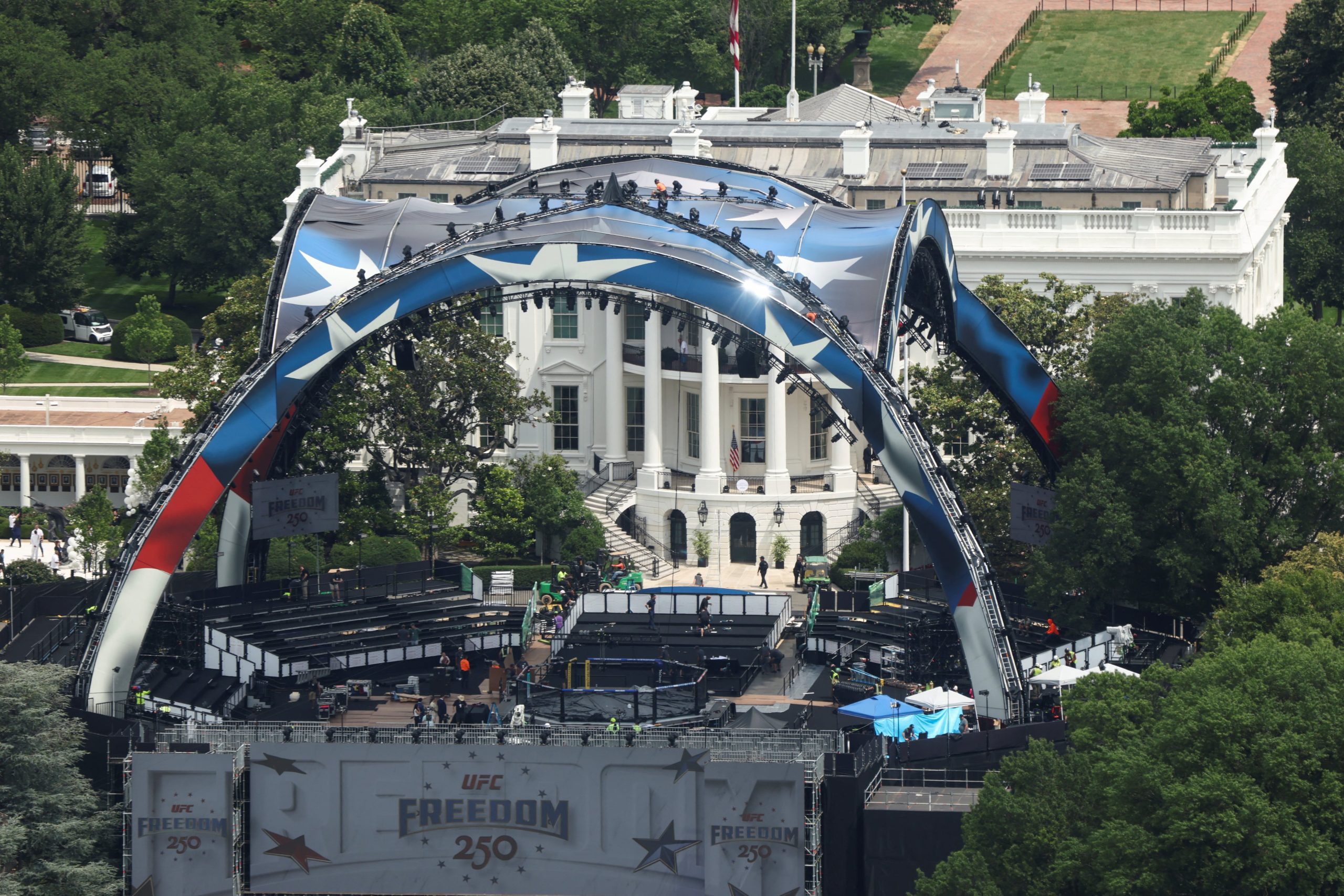 a-ufc-fight-at-the-white-house:-trump’s-controversial-sporting-event-sparks-a-wave-of-criticism