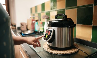 sustituye-a-7-electrodomesticos-y-cabe-en-cualquier-cocina-pequena:-la-olla-multifuncion-que-arrasa-en-amazon