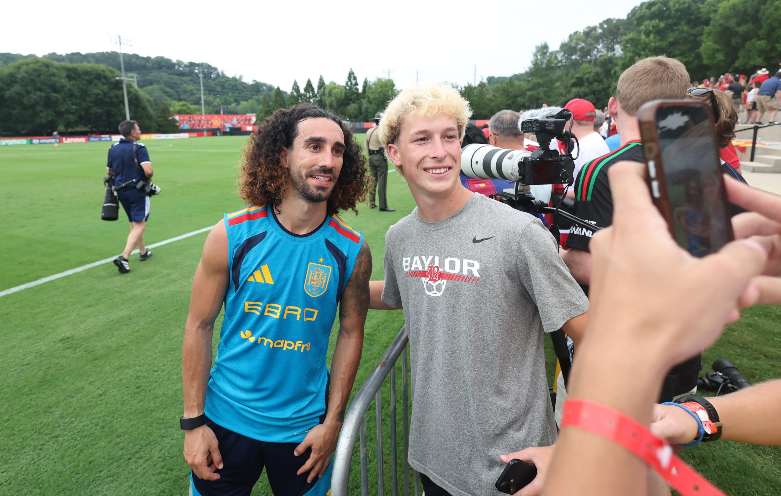 la-increible-promesa-de-cucurella-si-espana-gana-el-mundial:-tatuarse-la-cara-de-luis-de-la-fuente