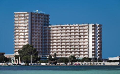 hotel-guest-left-paraplegic-after-balcony-with-‘a-series-of-defects-not-visible-to-the-naked-eye’-collapses-onto-la-manga-pool-in-murcia