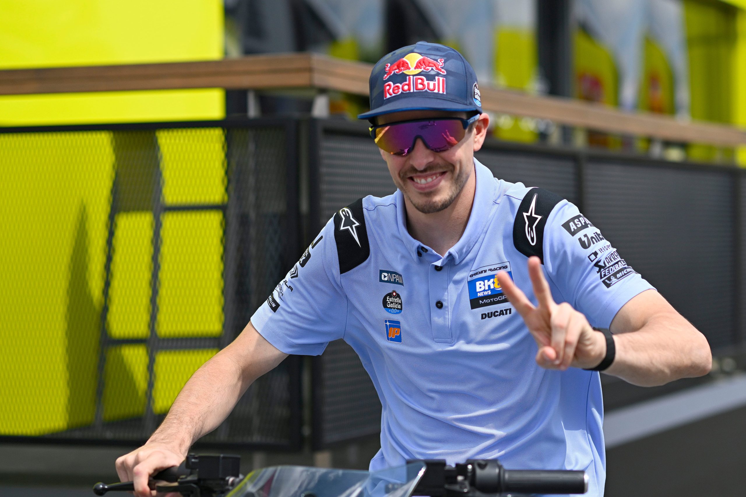 alex-marquez-regresa-a-motogp-con-una-sonrisa:-“estar-aqui-ya-es-una-victoria”