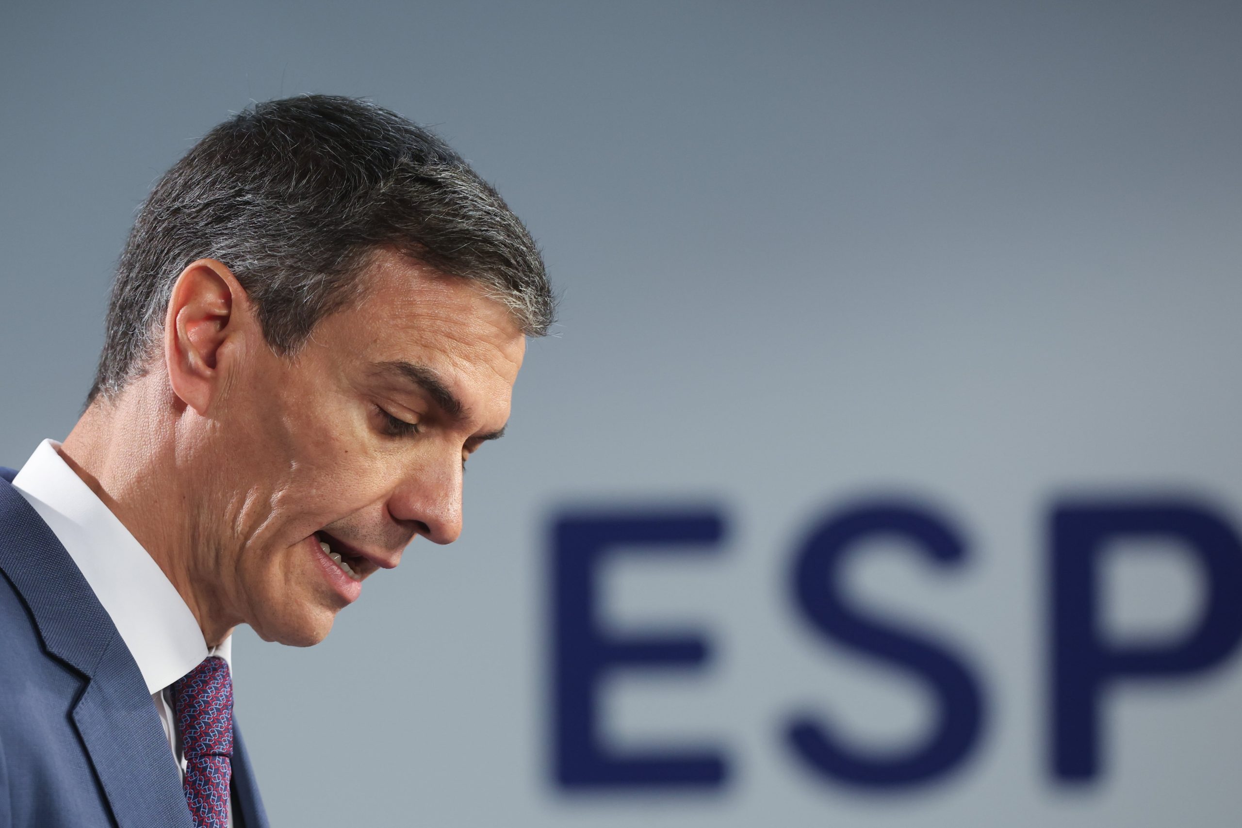 sanchez-deja-en-manos-de-zapatero-la-decision-de-entregar-las-joyas-a-patrimonio-nacional