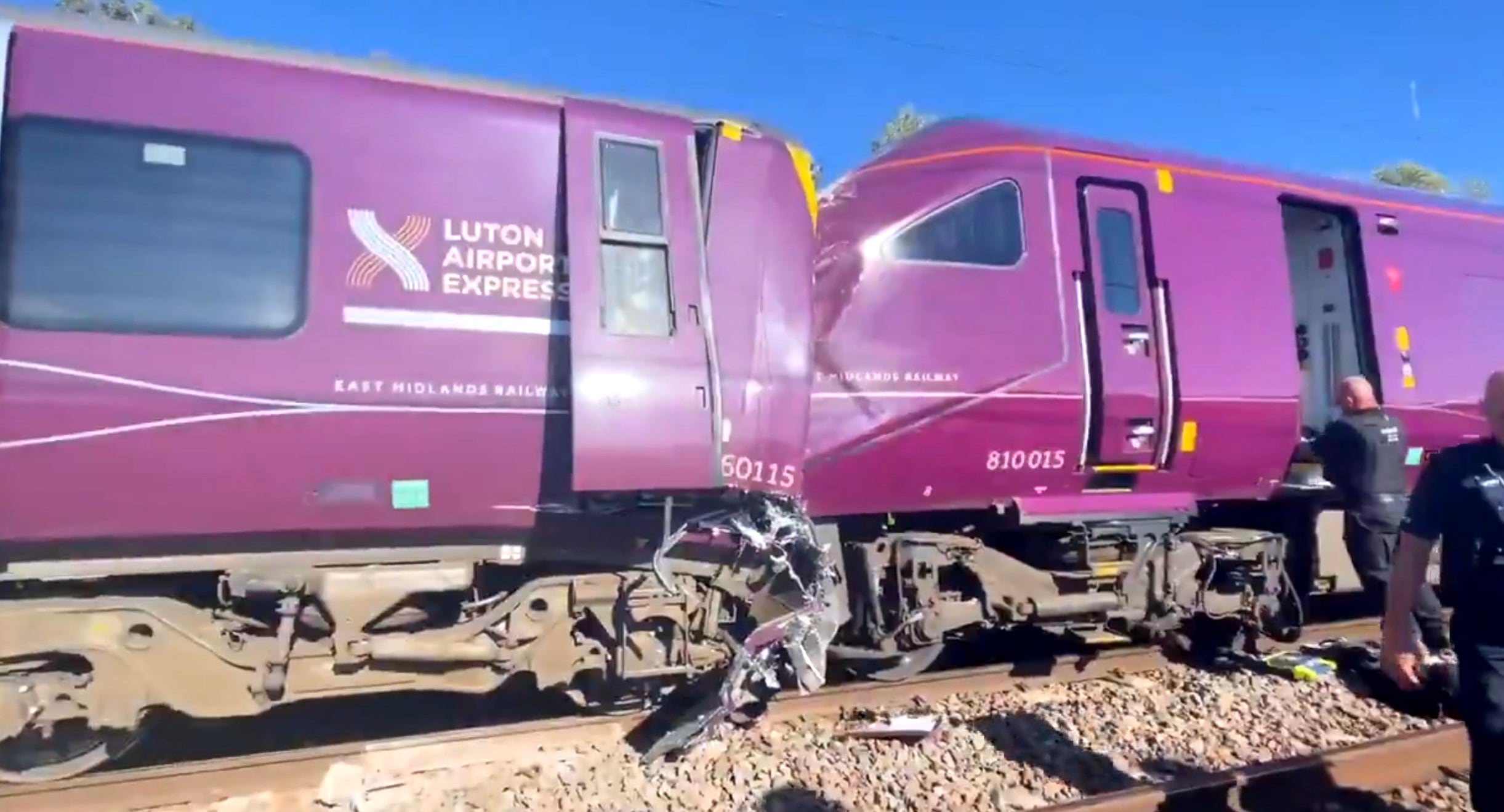 dos-trenes-de-pasajeros-colisionan-al-norte-de-londres-y-dejan-mas-de-treinta-heridos-graves-y-un-fallecido