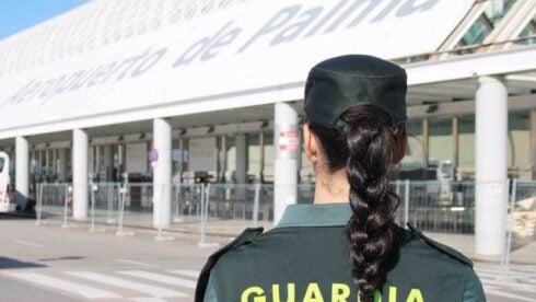 irish-tourist-dubbed-‘the-incredible-hulk’-in-mallorca-after-she-breaks-an-officer’s-finger-and-kicks-in-a-police-car-window-during-arrest-at-palma-airport
