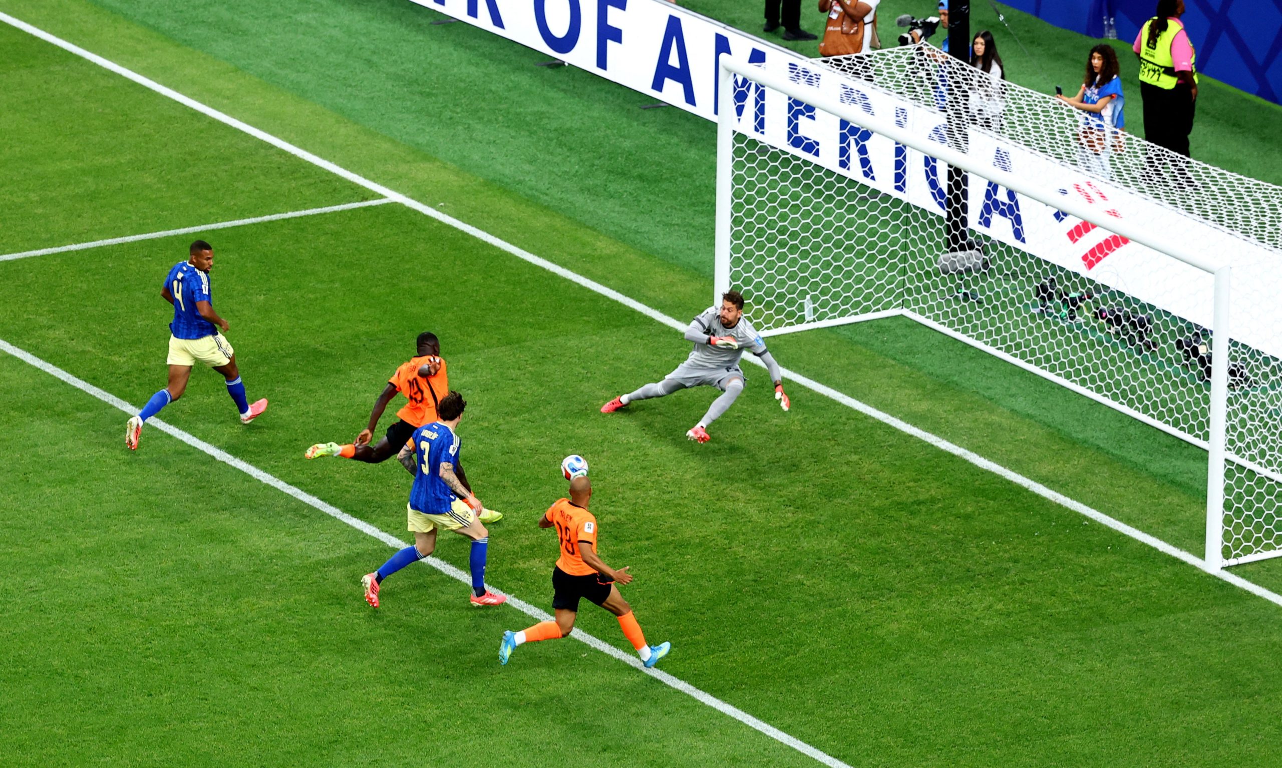 paises-bajos-–-suecia-en-directo:-summerville-completa-la-goleada-holandesa-(5-1)