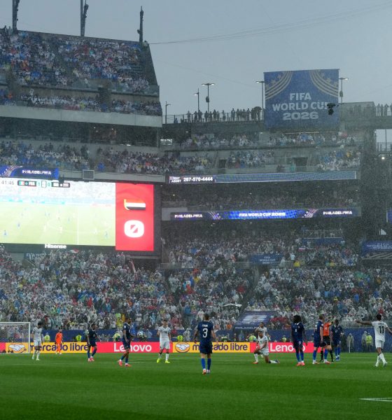 francia-–-irak:-el-partido-del-mundial-2026-en-directo-|-se-activa-el-protocolo-por-tormenta-electrica-en-el-descanso-y-el-encuentro-esta-detenido