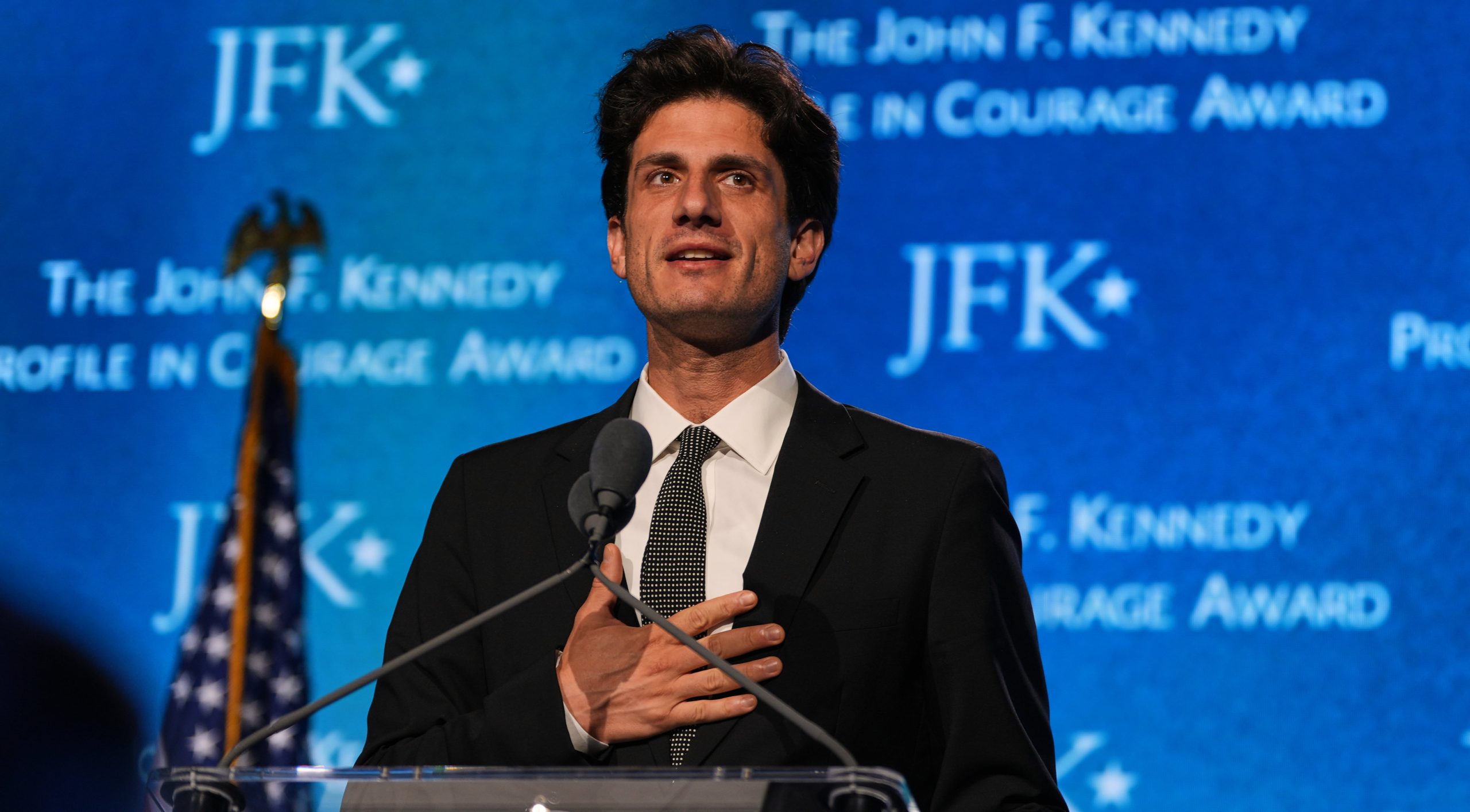 a-kennedy-grandson-and-mamdani’s-challenge-to-centrists:-new-york-primaries-shed-light-on-democrats’-future