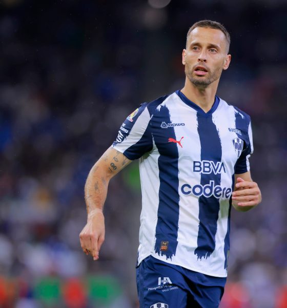 sergio-canales-vuelve-a-casa-y-firma-dos-anos-por-el-racing-de-santander-en-su-regreso-a-primera