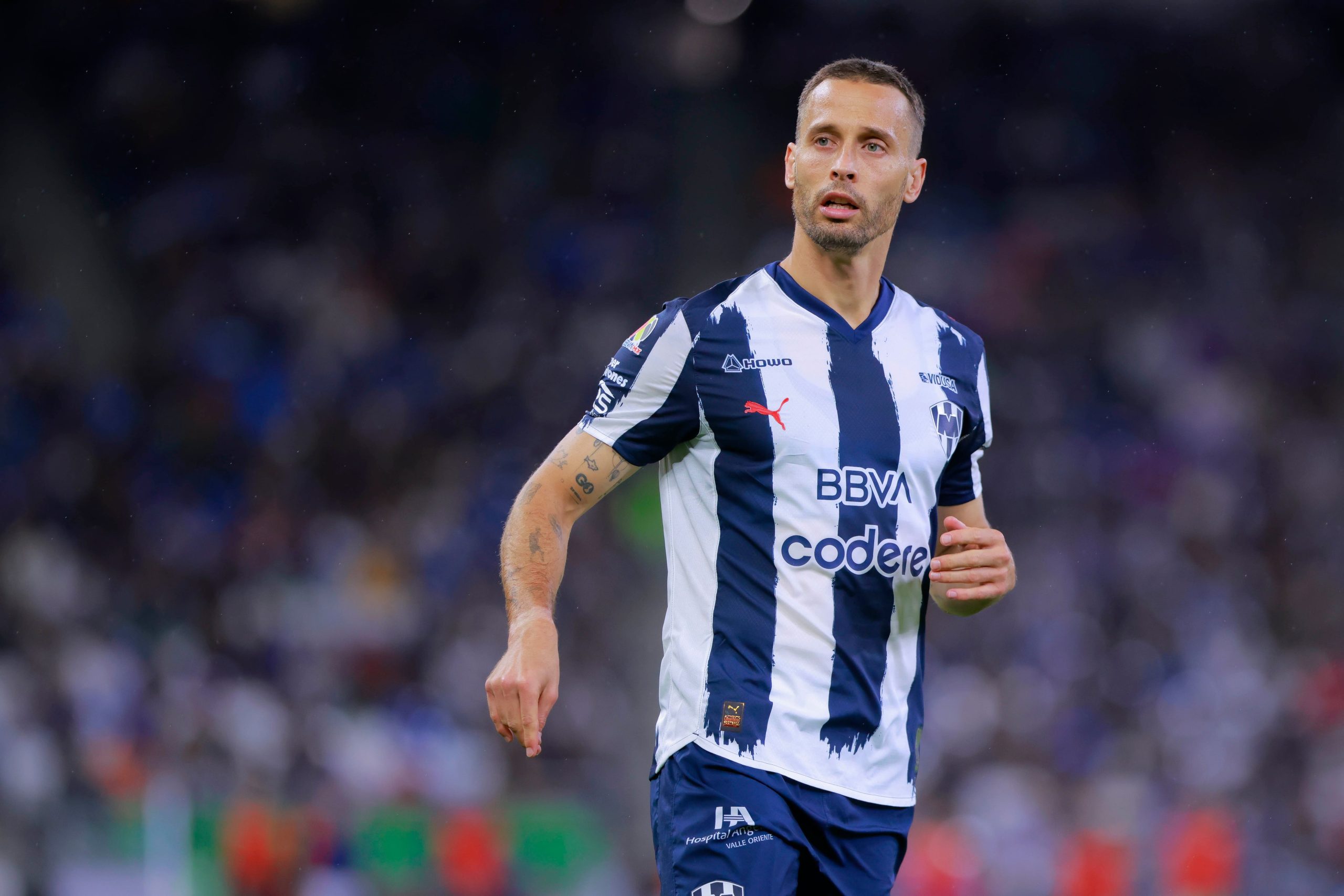 sergio-canales-vuelve-a-casa-y-firma-dos-anos-por-el-racing-de-santander-en-su-regreso-a-primera