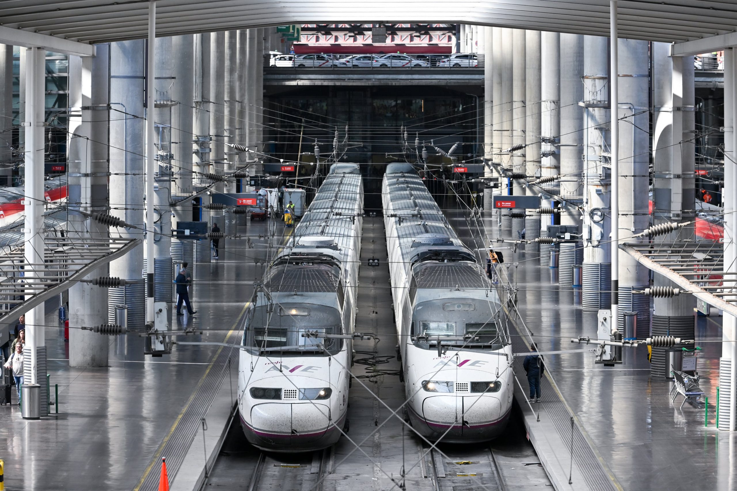 interrumpida-la-circulacion-de-los-trenes-de-alta-velocidad-de-varias-lineas-por-falta-de-suministro-electrico