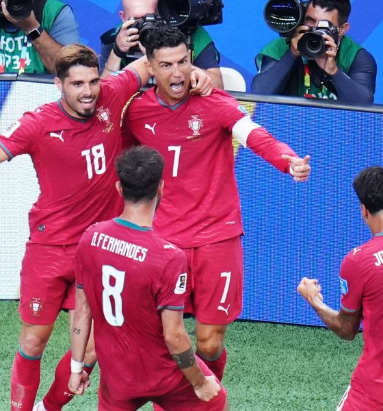 cristiano-ronaldo-al-fin-se-une-al-‘show’-del-mundial:-doblete-ante-uzbekistan-y-record-historico