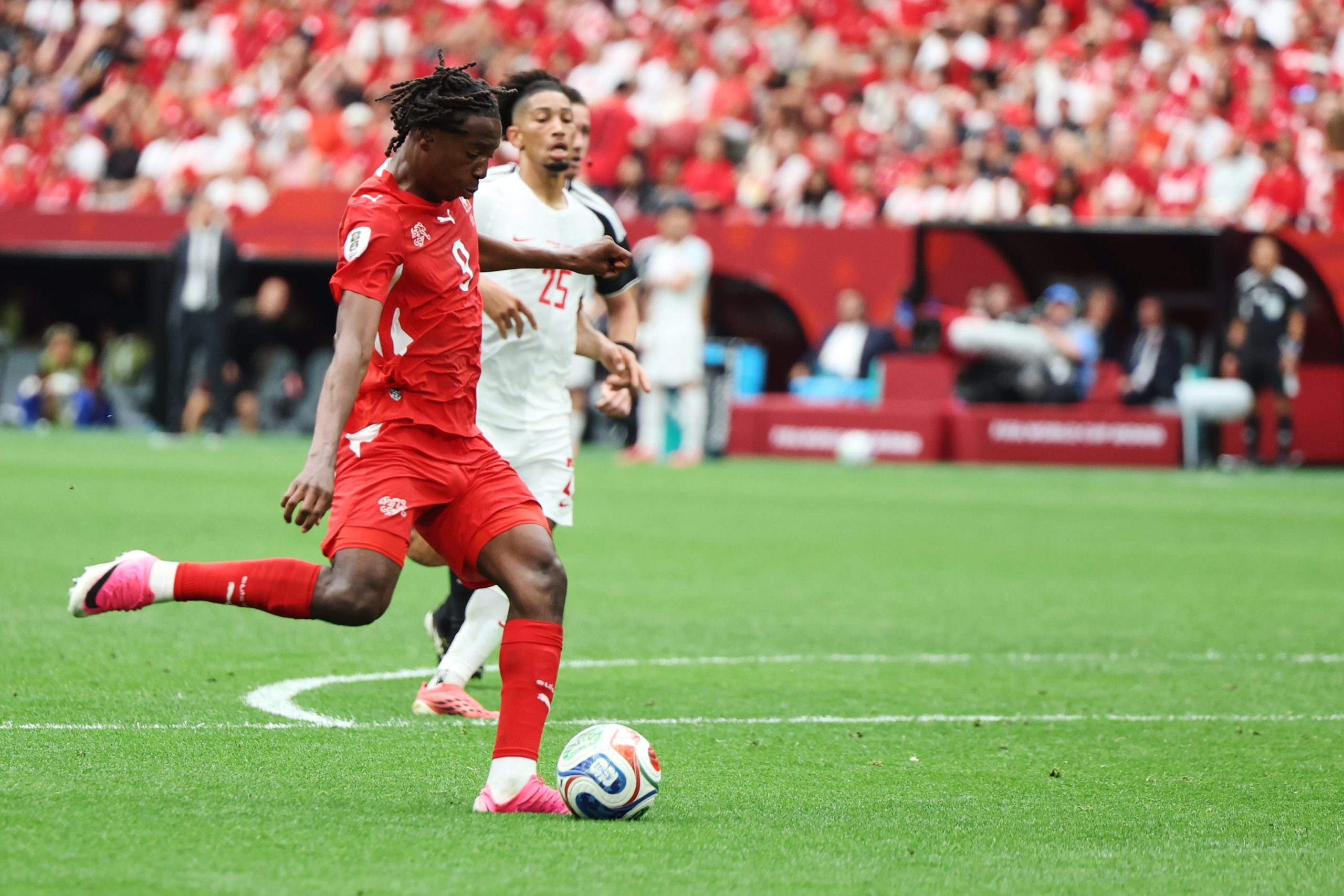 suiza-vence-a-canada,-termina-primera-del-grupo-b-y-crea-una-estrella:-johan-manzanbi