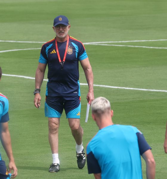 uruguay-espana,-el-reencuentro-del-discipulo-de-la-fuente-con-el-maestro-bielsa,-ahora-al-borde-de-la-eliminacion