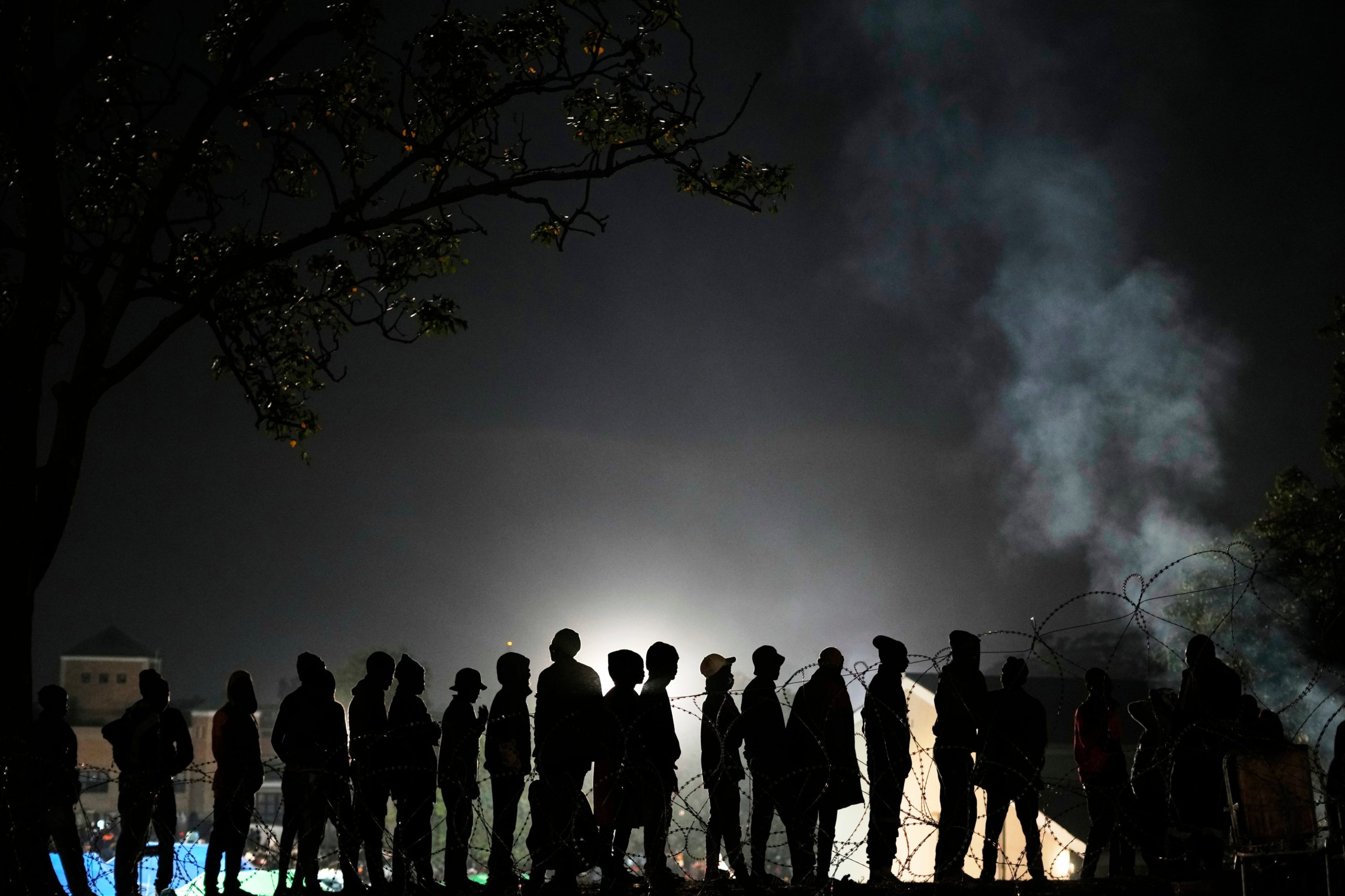 a-new-wave-of-xenophobia-is-sweeping-through-south-africa,-with-migrants-murdered,-homes-destroyed-and-thousands-displaced
