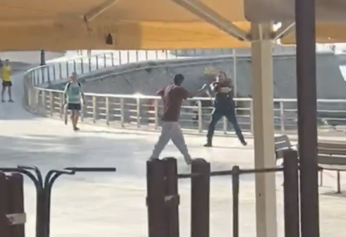 watch:-‘psychotic’-man-stabs-his-own-mother-in-sitges-before-dodging-police-tasers-and-diving-into-the-sea