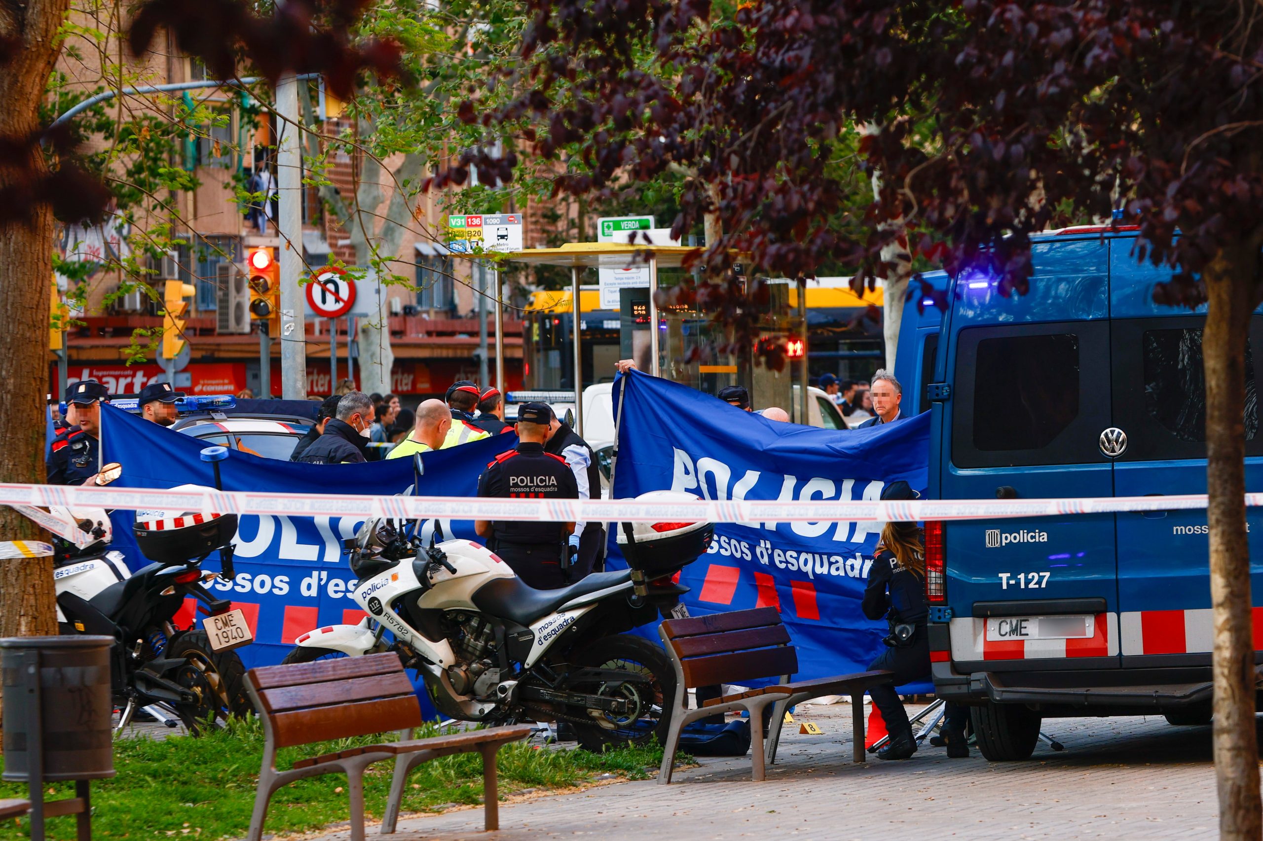 dos-heridos,-uno-grave,-en-un-tiroteo-en-barcelona,-donde-se-busca-al-agresor