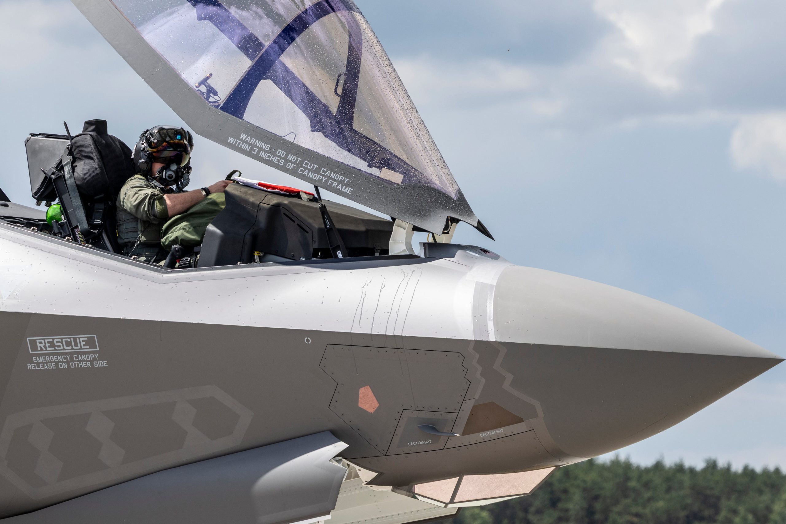 what-is-a-sixth-generation-fighter-jet?-the-us-has-a-decade’s-head-start-on-europe-after-the-collapse-of-the-fcas-project