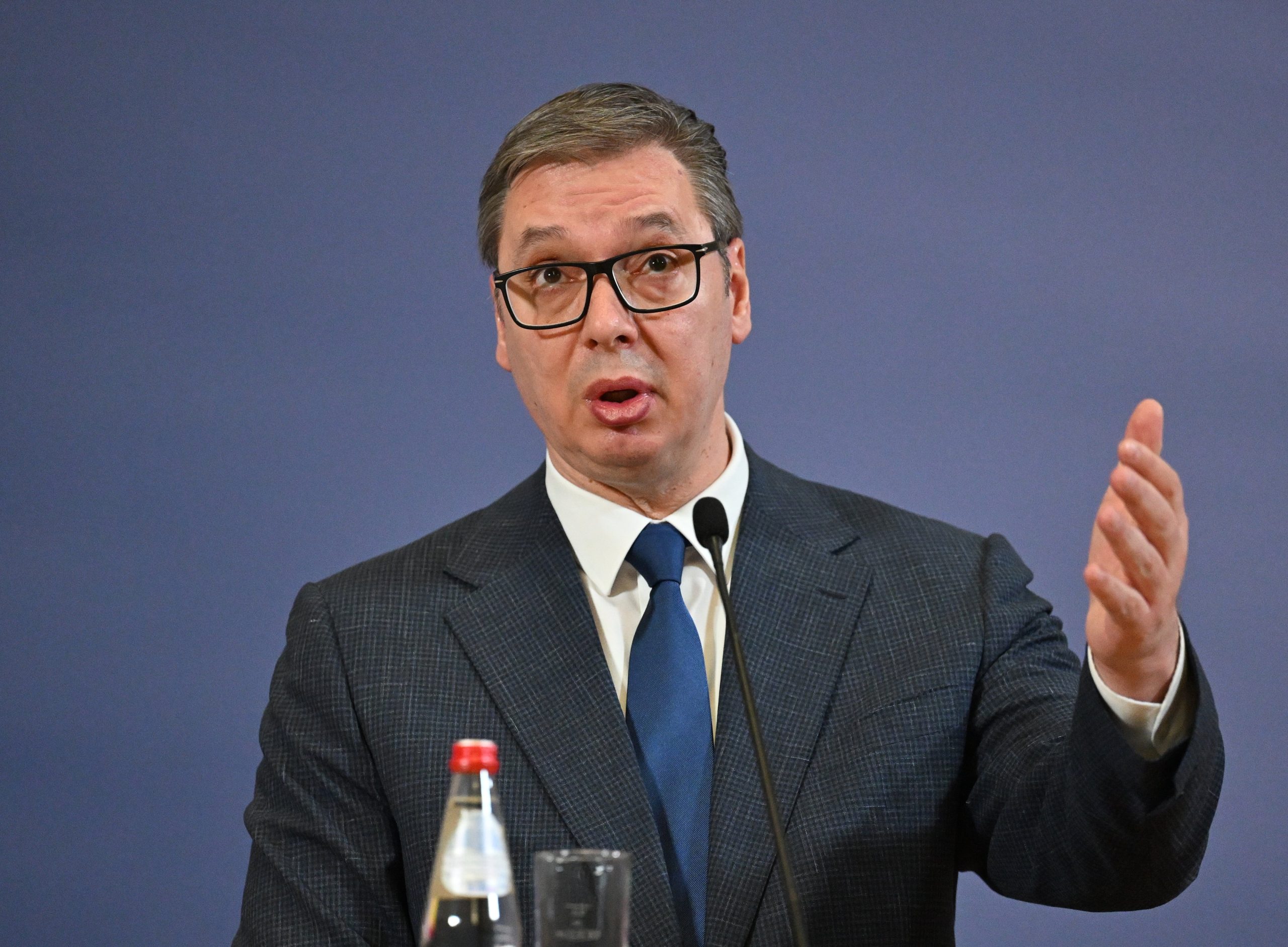 vucic-dejara-la-presidencia-de-serbia-tras-un-ano-y-medio-de-protestas,-pero-se-postulara-a-primer-ministro