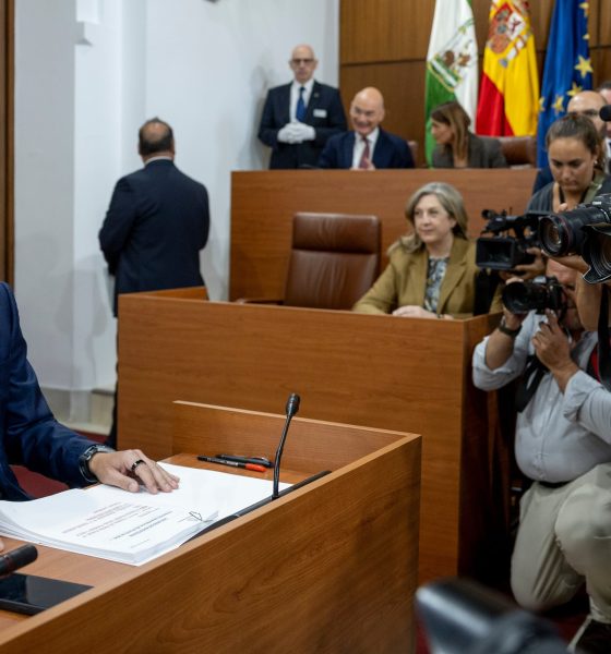 moreno-ignora-la-inmigracion-en-su-discurso-y-vox-adelanta-que-no-le-dara-su-apoyo-en-la-primera-votacion-de-investidura